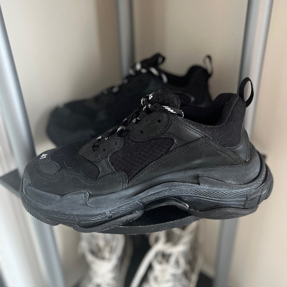 BALENCIAGA TRIPLE S - Picture 2 of 4